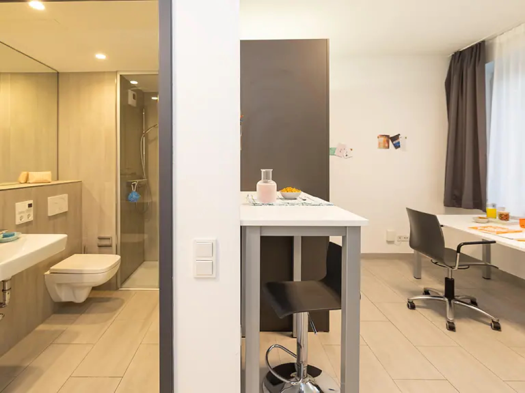 SUBLET - Fully Furnished Private Studio - in the center of Darmstadt (with Gym, Pool Table, TV FREE) – Havelstraße 13, 64295 Darmstadt Darmstadt – Vorschaubild 3