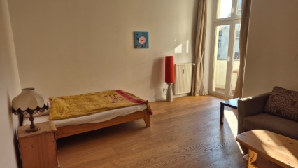 Furnished 2-room apartment in a classic Altbau in Boxhagener Kiez – from Oct 2026 — photo 1