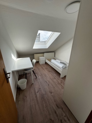 Anzeigenbild: Möbliertes Zimmer in 4er WG in der Karlsruher Südstadt