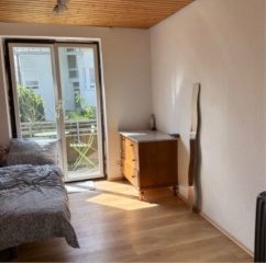 Anzeigenbild: Wg Zimmer mit eigenem Balkon