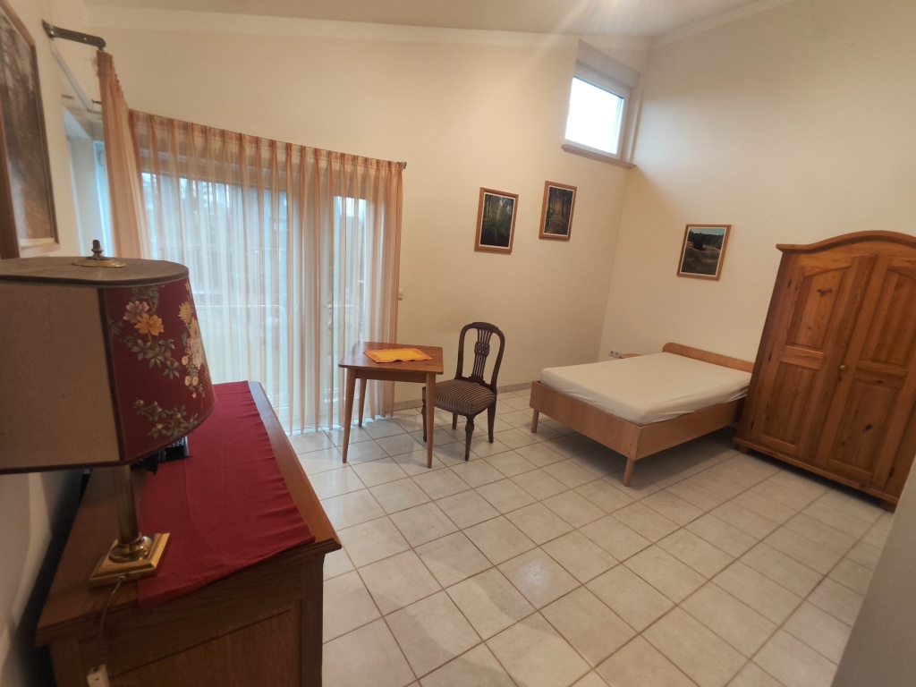 möbliertes Zimmer mit eigenem Badezimmer und Gemeinschaftsküche – 40468 Düsseldorf Stockum – Vorschaubild 7