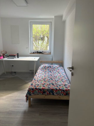 Anzeigenbild: Möbliertes WG-Zimmer in Karlsruhe – Nähe KIT