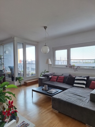 Ein schönes Zimmer in großer 3-er WG