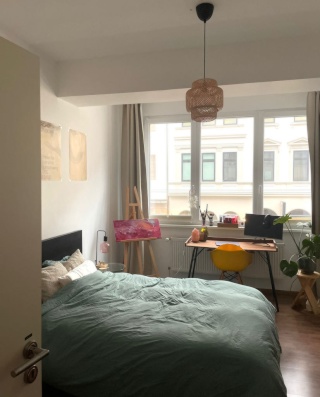 Helles 17qm Zimmer in 4er WG