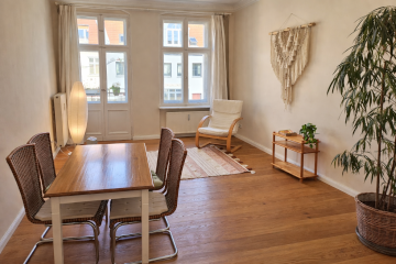 Furnished 2-room apartment in a classic Altbau in Boxhagener Kiez – from Oct 2026 — photo 1