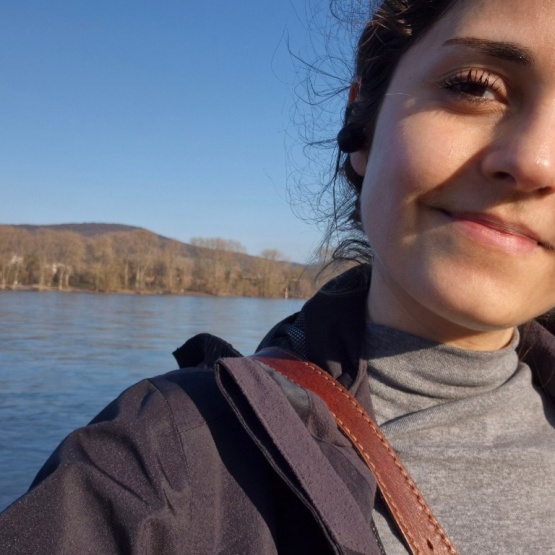 Anzeigenbild: Empathische, ruhige Wissenschaftlerin sucht Berufstätigen-WG