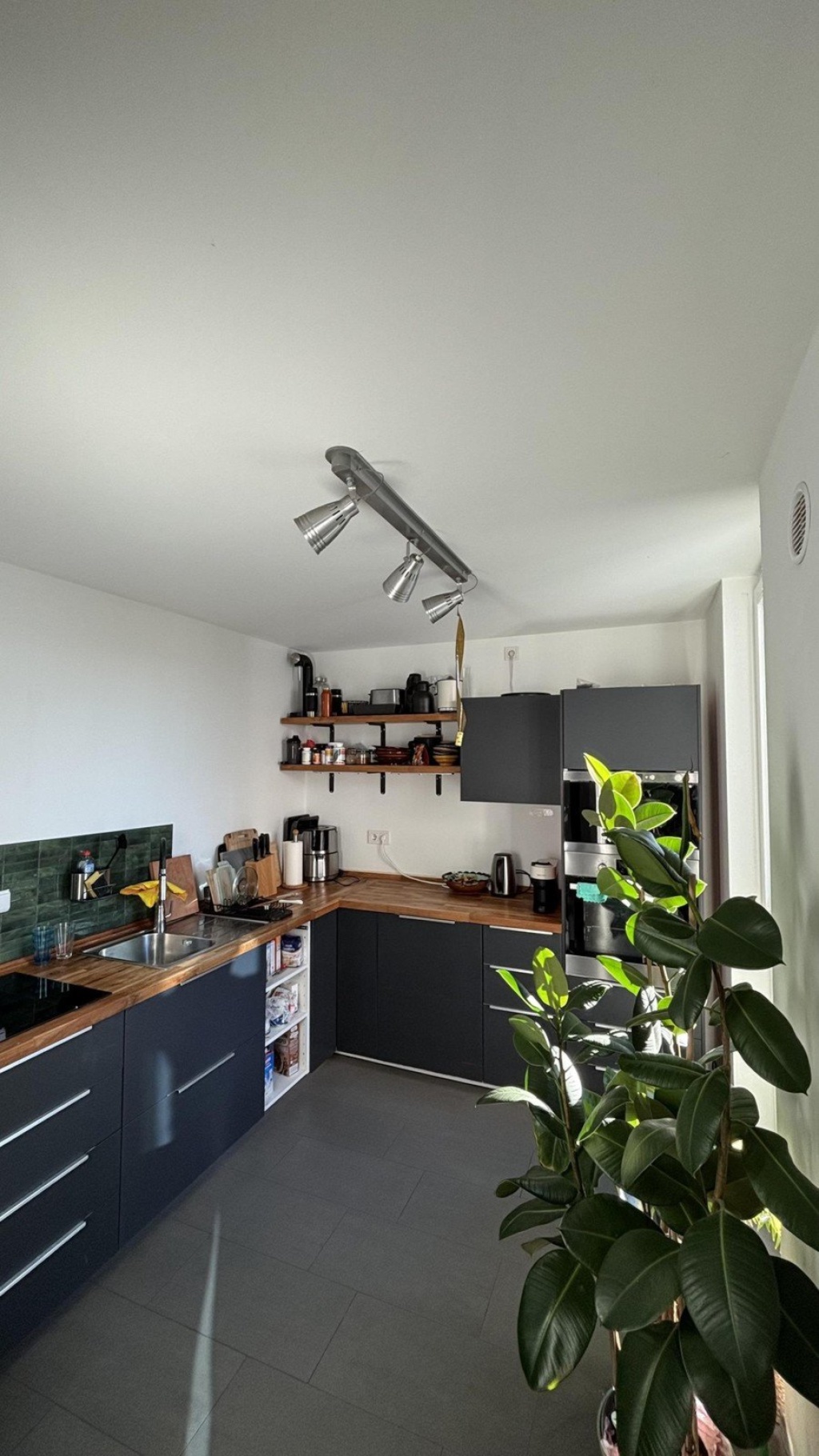 Moderne möbilierte Neubauwohnung für 1-2 Personen // Stellinger Bahnhof – Randstraße, 22525 Hamburg Stellingen – Vorschaubild 5