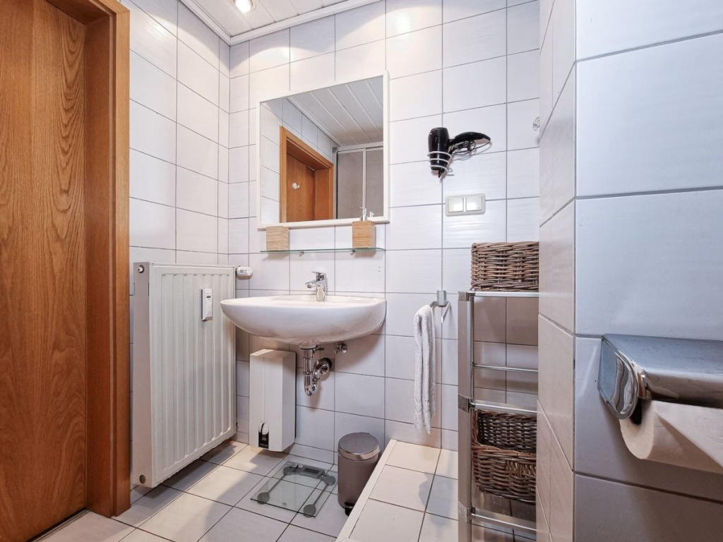 2 Zimmer Wohnung – voll möbliert – nahe Zentrum – Essen - 46 m2 – Goldschmidtstraße 3, 45127 Essen Ostviertel – Vorschaubild 9