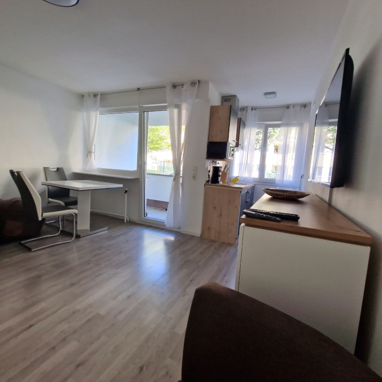 Fully equipped, quiet and just renovated flat (Schwabing/Munich) / Voll ausgestattete, ruhige und renovierte Wohnung (Schwabing/München)