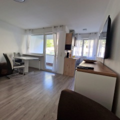 Fully equipped, quiet and just renovated flat (Schwabing/Munich) / Voll ausgestattete, ruhige und renovierte Wohnung (Schwabing/München)