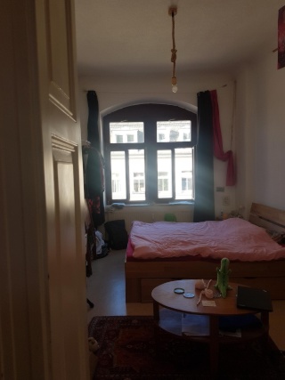 Anzeigenbild: Zimmer im Hecht in queerer oder FLINTA* 2er WG mit Katze