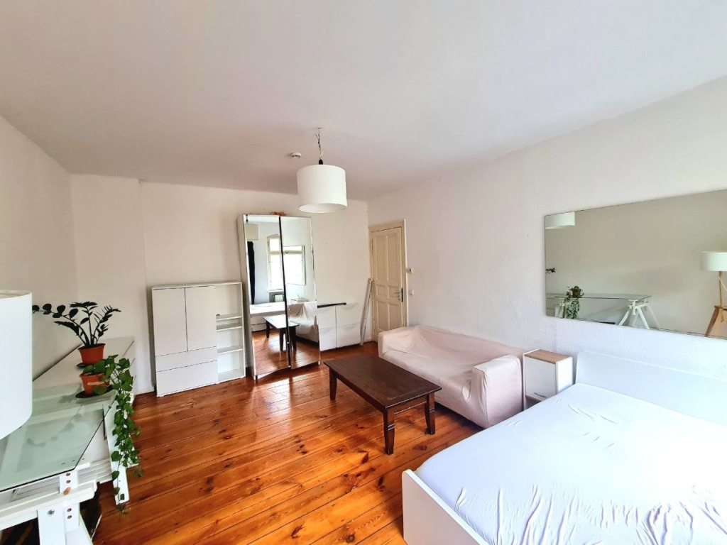 Sunny, calm & bright top floor 1-Room-Apartment in Friedrichshain / Sonnige, ruhige und geräumige 1-Zimmer-Wohnung in Friedshain – Ebertystraße 50, 10249 Berlin Friedrichshain-Kreuzberg – Vorschaubild 6