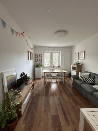 Anzeigenbild: Helles WG-Zimmer in zentraler 4er Mädels-WG