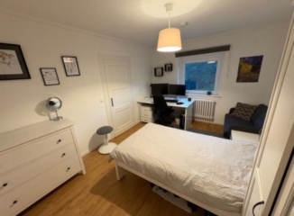 Zwei schöne WG-Zimmer in gemütlicher 3er WG mit Balkon und Wohnzimmer