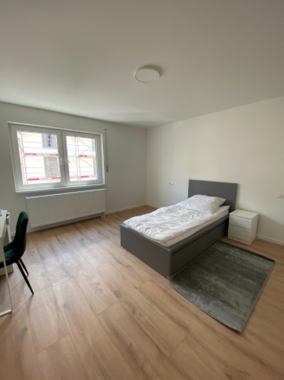 Anzeigenbild: Möbliertes WG Zimmer in sanierter Wohnung in Nürnberg, Reindelstr