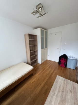 Anzeigenbild: Helles Zimmer mit Fußbodenheizung / furnished & bright room