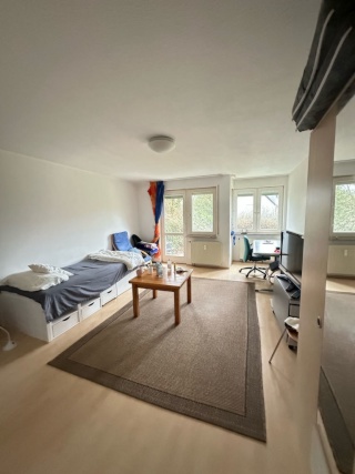 Anzeigenbild: Möbliertes Zimmer in WG in Leinfelden-Echterdingen (bei Stuttgart)