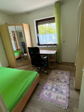 Zimmer in 7er WG – Möbliert, Ruhig & Gute Lage