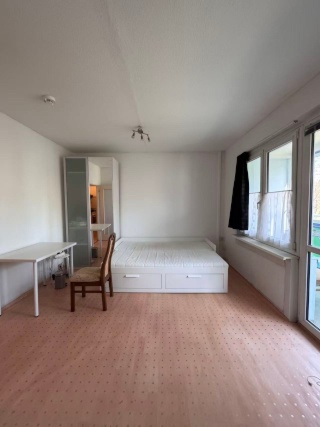 Big Spacious Room with Balcony in Berlin Lichtenberg - All Inclusive!