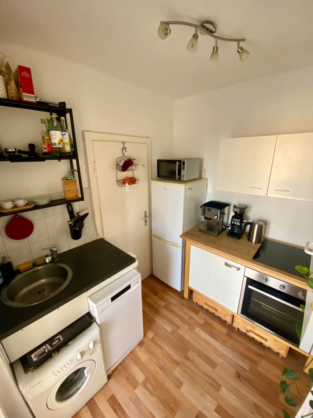 Möblierte 1-Zimmer-Wohnung mit 2 Balkonen zur Untermiete im Herzen Mannheims – 68161 Mannheim Quadrate – Vorschaubild 12