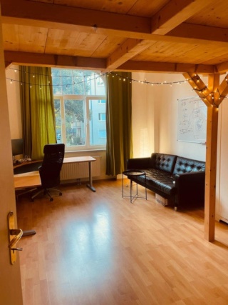 Anzeigenbild: Helles 18m2 Zimmer direkt am Münchner Platz (TU-Nähe)