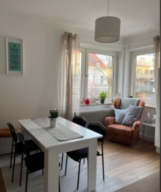 Anzeigenbild: 4er WG sucht neue/n Mitbewohner*in