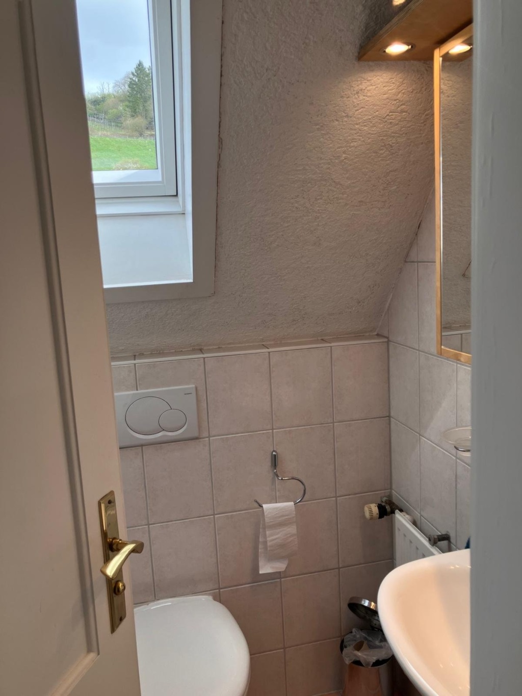 Flatshare Obertürkheim Asangstrasse - WC Dachzimmer 2.OG