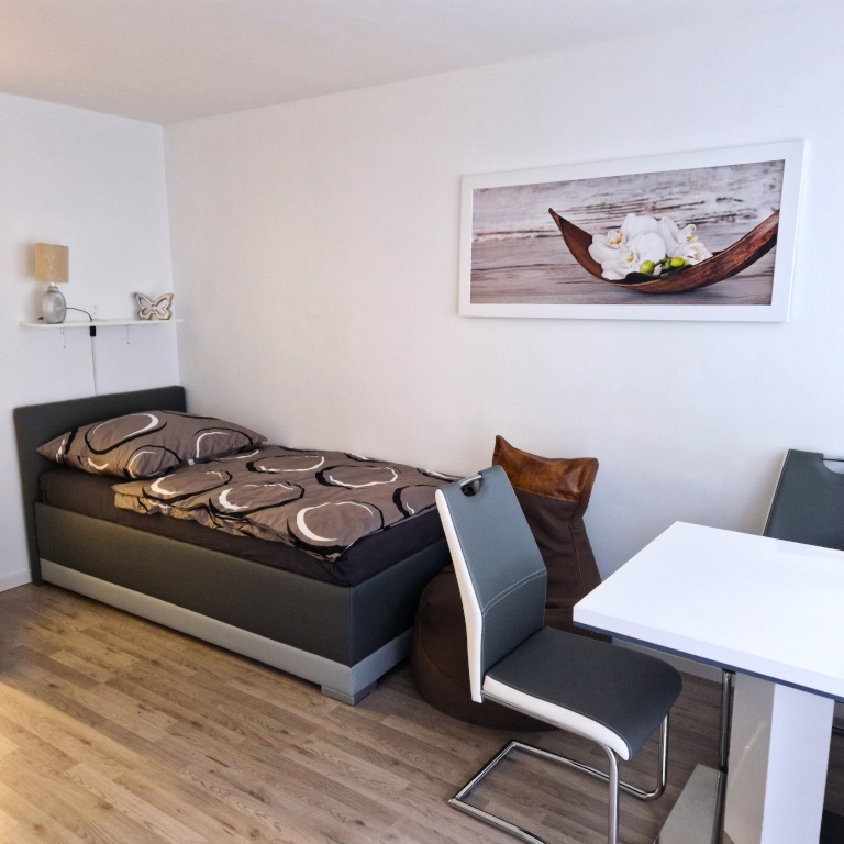 Fully equipped, quiet and just renovated flat (Schwabing/Munich) / Voll ausgestattete, ruhige und renovierte Wohnung (Schwabing/München) – Leonhard-Frank-Strasse 7, 80796 München Schwabing-West – Vorschaubild 7
