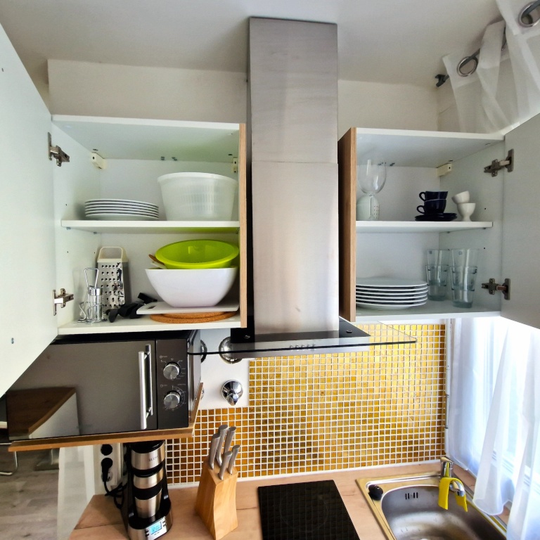 Fully equipped, quiet and just renovated flat (Schwabing/Munich) / Voll ausgestattete, ruhige und renovierte Wohnung (Schwabing/München) – Leonhard-Frank-Strasse 7, 80796 München Schwabing-West – Vorschaubild 11