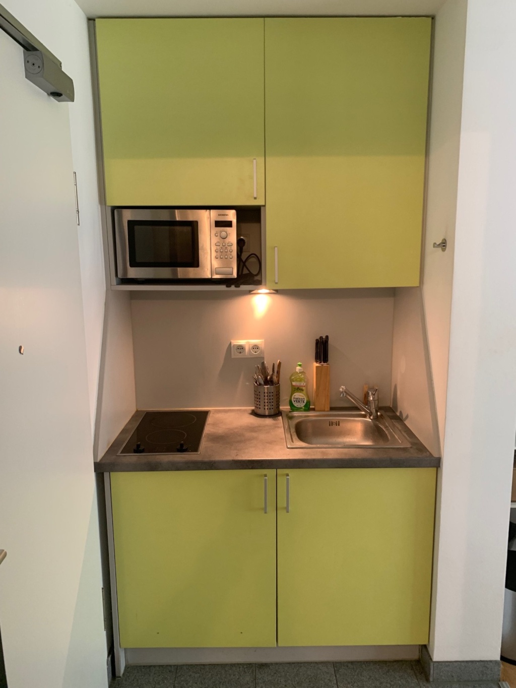 Ready to move in! Furnished Apartment (no shared flat / keine WG) Petuelpark Schwabing/Milbertshofen – 80807 München Milbertshofen-Am Hart – Vorschaubild 5