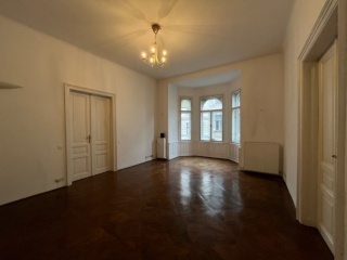 Schönes Altbau WG-Zimmer mit Erker in 4er WG in 1170 Wien, Vermietung ab sofort