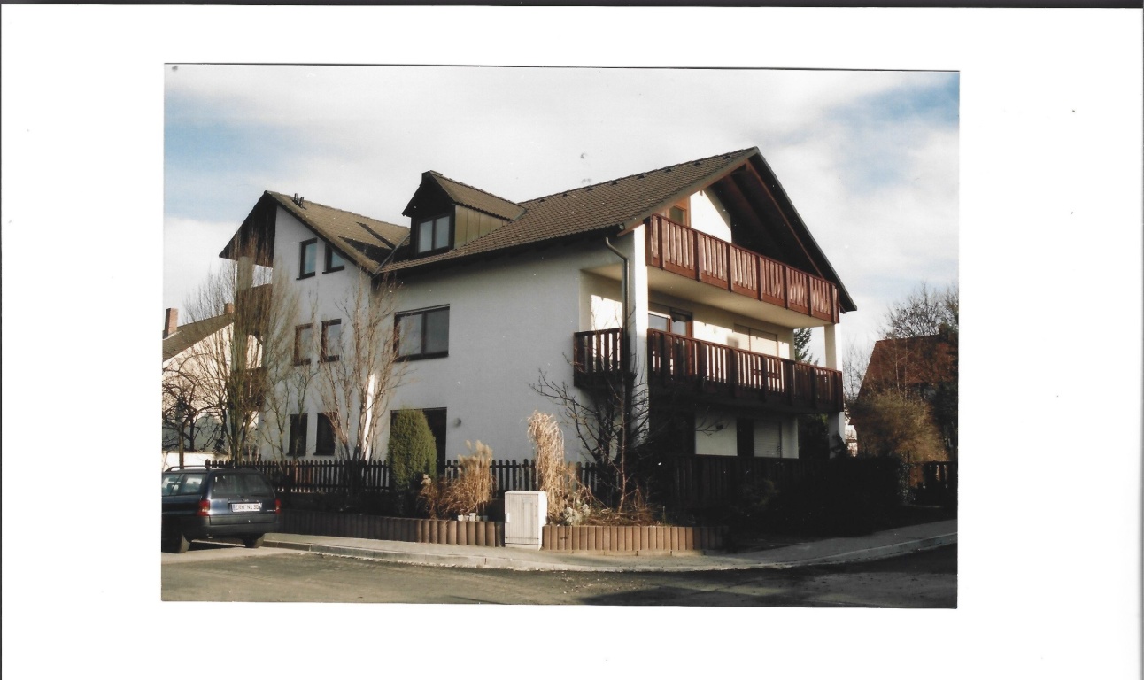 Sonnige 4- Zimmerwohnung mit Terrasse in ruhiger Lage in Hemhofen zu vermieten – Schulstr. 15, 91334 Erlangen Hemhofen – Vorschaubild 2