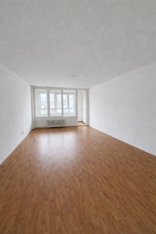Anzeigenbild: Renovierte 2 Zimmer Wohnung, in direkter Nähe zum KIT