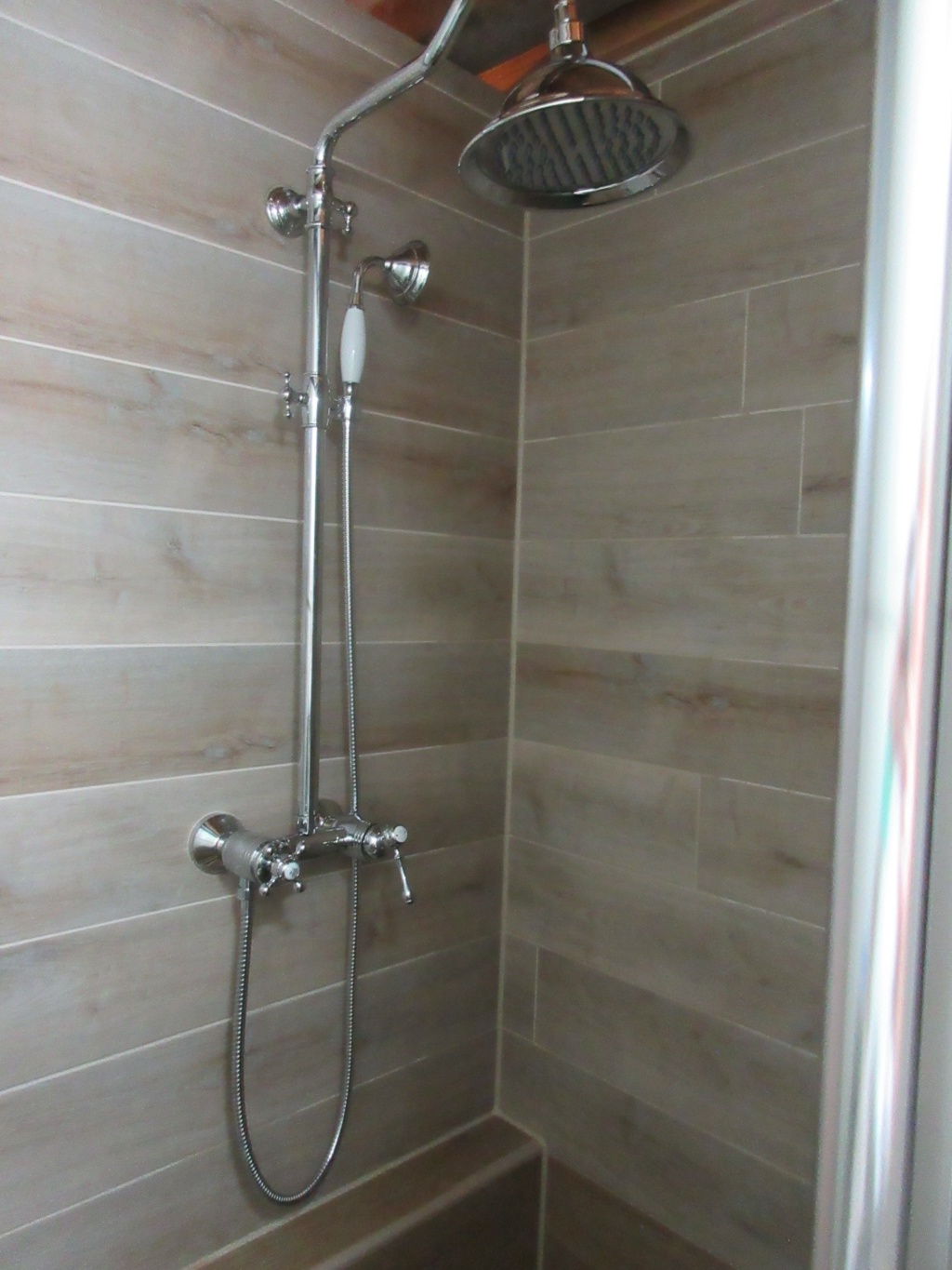 WG-Zimmer Untertürkheim Goldbergstraße 6 - Bad DG