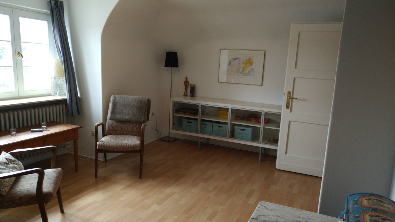 Süße DG-Wohnung auf Zeit in Bad Wilhelmshöhe – Habichtswalder Straße, 34119 Kassel Vorderer Wersten – Vorschaubild 3