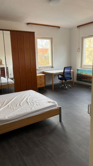 Free room, fully furnished and all costs included.