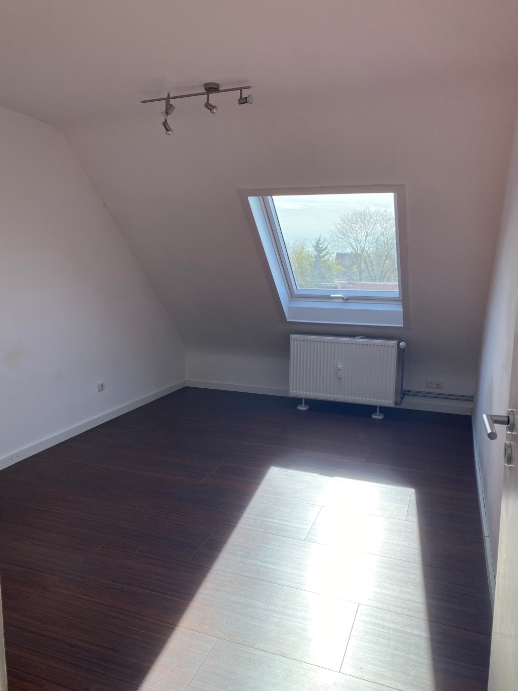 4 Zimmer DG-Wohnung zur 3er-WG Neugründung - 2 Minuten zur Straßenbahnlinie 5 – 68239 Mannheim Seckenheim – Vorschaubild 4