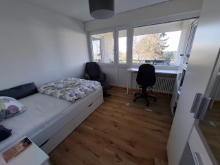 Ad image: Helles möbliertes Zimmer in 4er-Mädels-WG, gute Parkmöglichkeit, 5 Minuten zu EMBL & MPI  !