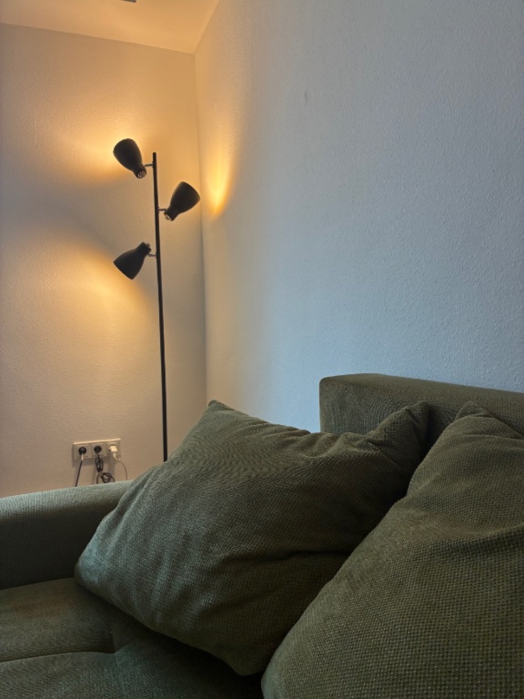 Schöne, voll möblierte 2-Zimmer-Wohnung in Köln-Ehrenfeld – sofort bezugsbereit – Hospeltstraße, 50825 Köln Ehrenfeld – Vorschaubild 3
