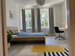 Anzeigenbild: Großes, modernes WG-Zimmer – möbliert & bahnhofsnah | 575  € warm