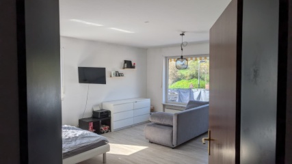 helles und großes WG-Zimmer mit Balkon in Uni Nähe