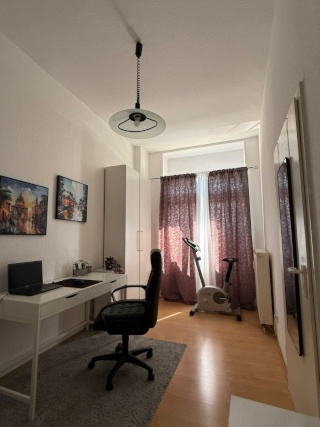 Anzeigenbild: Möbliertes Zimmer in 3er Mädels-WG (Dresden Mitte) – 295 € warm