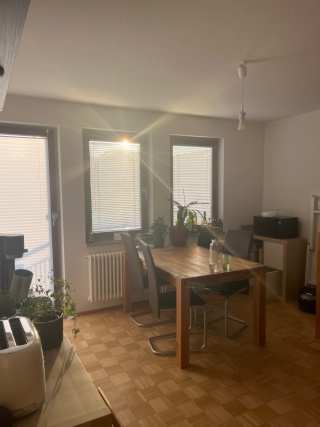 Ad image: Schönes WG-Zimmer in großer Altbauwohnung mit Balkon – zentral in Weimar