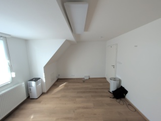 Anzeigenbild: Frisch renoviertes WG-Zimmer direkt an der FH mit Top-Ausstattung