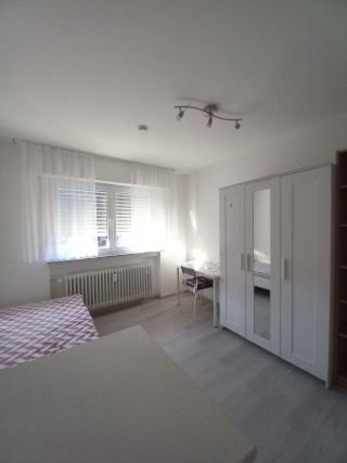 Anzeigenbild: Vollmöbliertes Zimmer