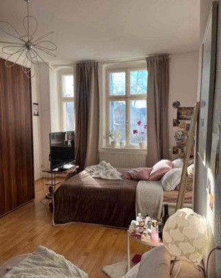Anzeigenbild: Helles großes Zimmer Mädels WG zentral in Berlin Lichtenberg