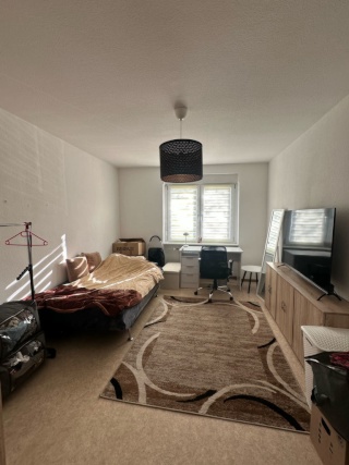 Anzeigenbild: Möbiliertes WG-Zimmer in 4er-Studenten-WG, Möbelübernahme erforderlich