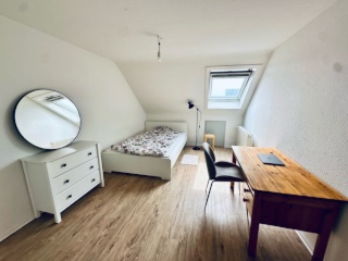 Ad image: Schönes, sonniges, voll möbliertes WG-Zimmer in ruhiger Frauen-WG in Filderstadt-Bernhausen, Nähe Flughafen, nur 7 Minuten zur S-Bahn, inkl. WIFI & aller Nebenkosten
