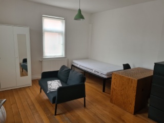 Anzeigenbild: Zimmer in weirder, aber lieber, Hausgemeinschaft zu vergeben