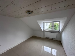 Ad image: Attraktive 2,5-Zimmer-Dachgeschosswohnung in Bestlage vom Südviertel Übergang Essen-Rüttenscheid